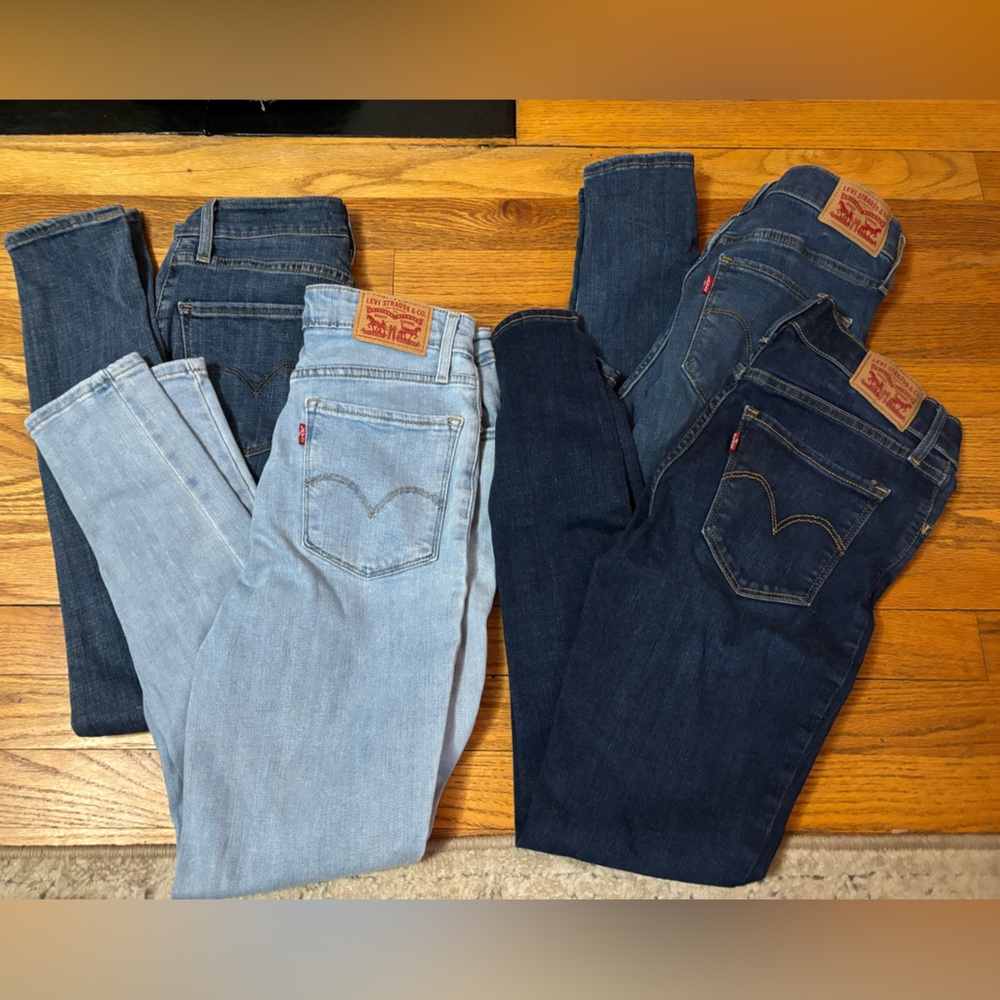 Lot of 4 Levi Jeans
